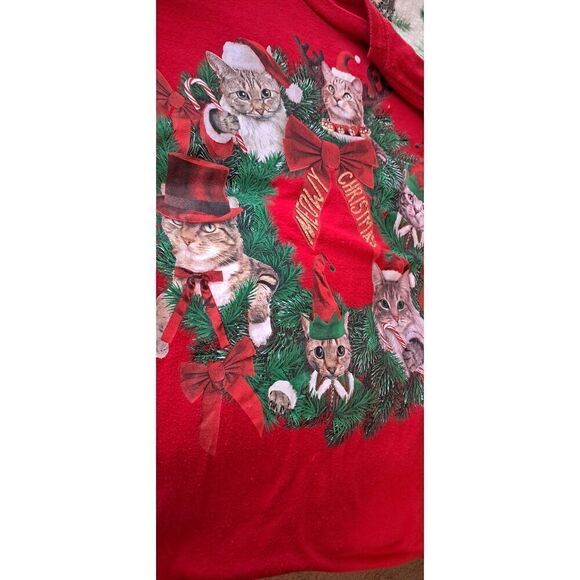 Holiday Time Meowy Christmas Cats and Ribbons Wreath T Shirt Medium (38-40) - Picture 2 of 3